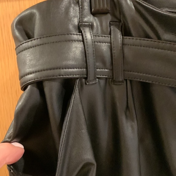 Cleo Petites Vegan Leather Paper Bag Pants, Black Size 12P. NWOT - Picture 5 of 16